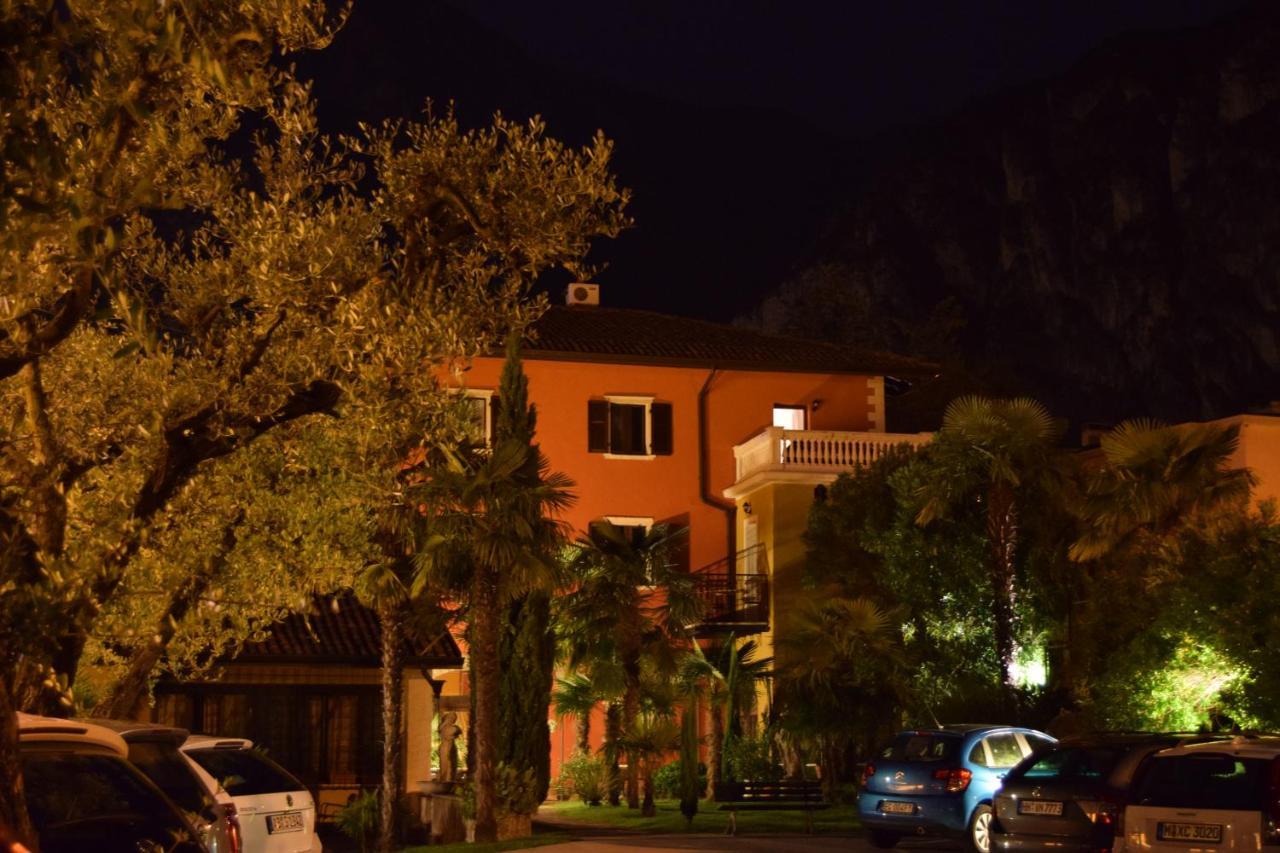 Residence Segattini Riva del Garda Ngoại thất bức ảnh