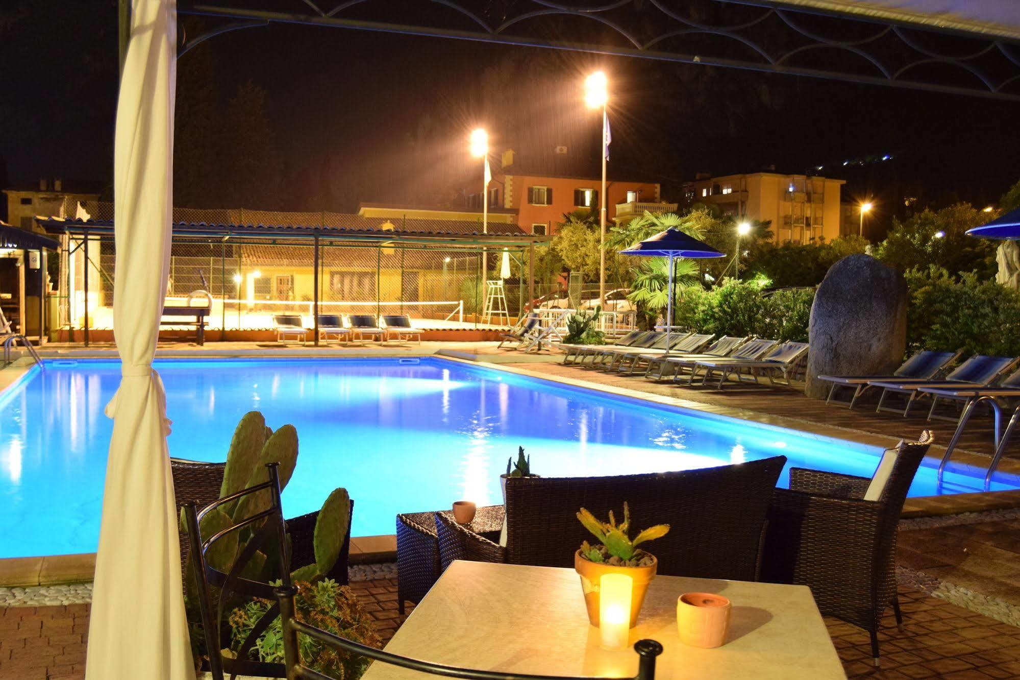 Residence Segattini Riva del Garda Ngoại thất bức ảnh