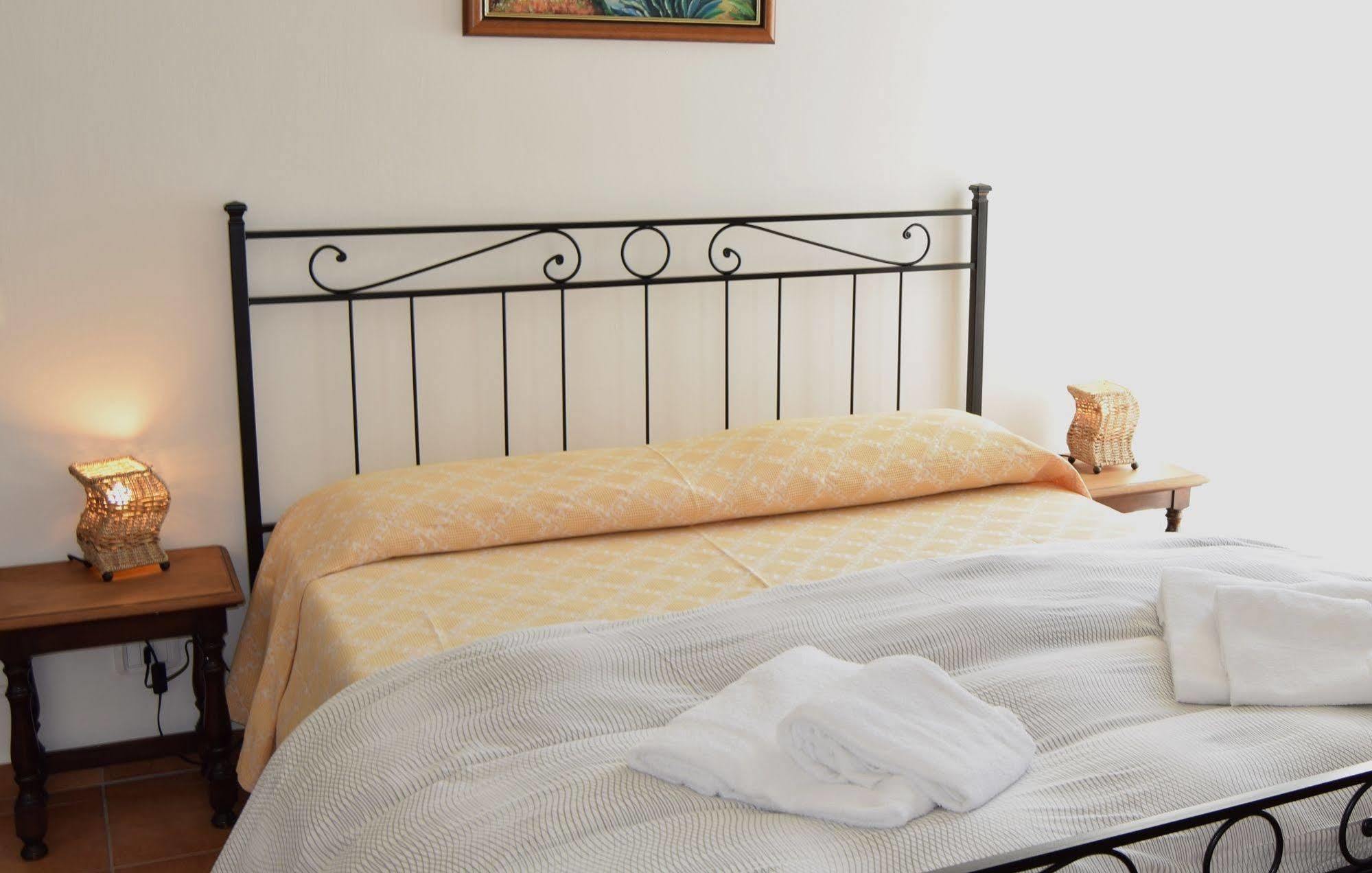 Residence Segattini Riva del Garda Ngoại thất bức ảnh