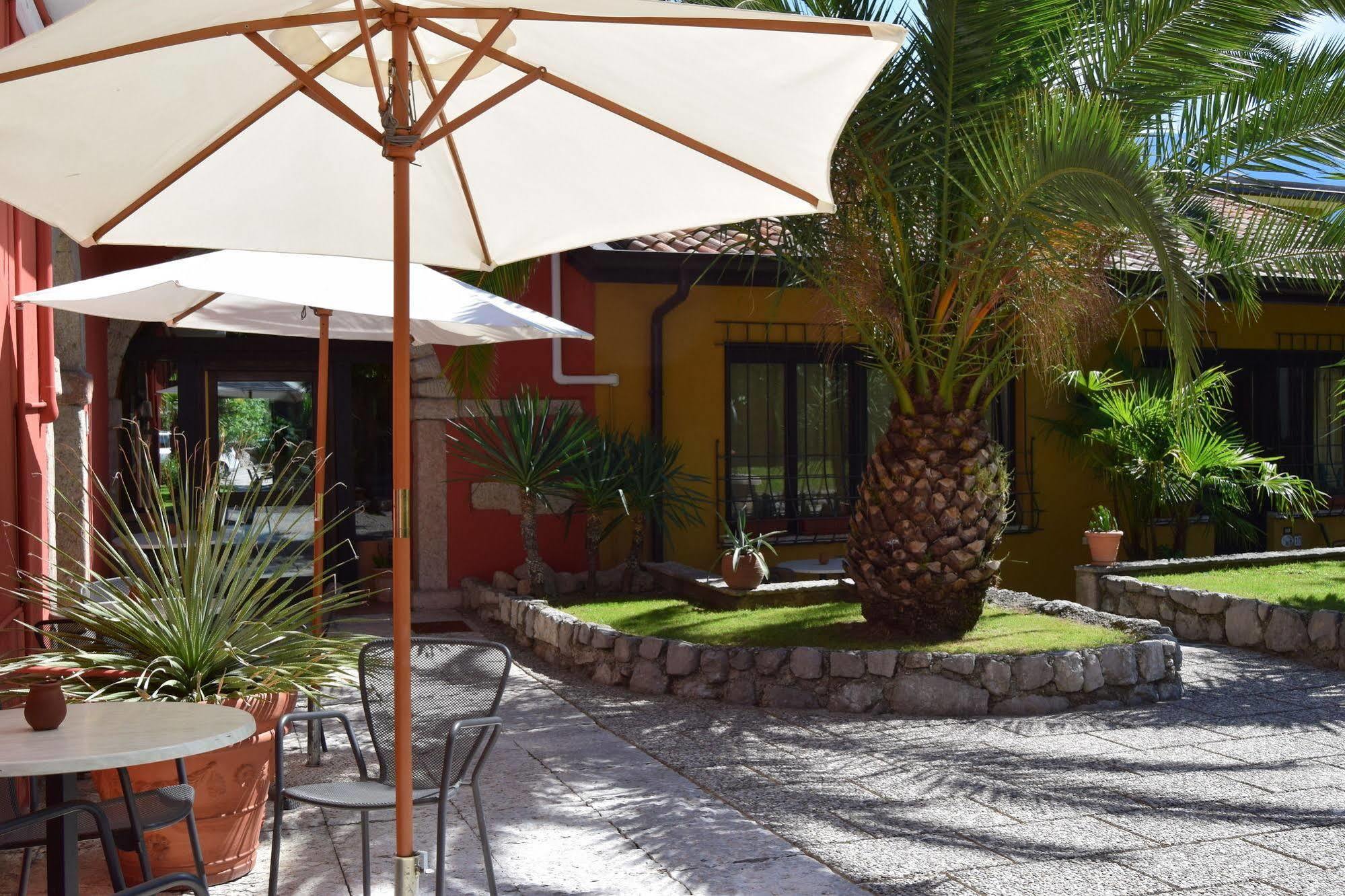 Residence Segattini Riva del Garda Ngoại thất bức ảnh